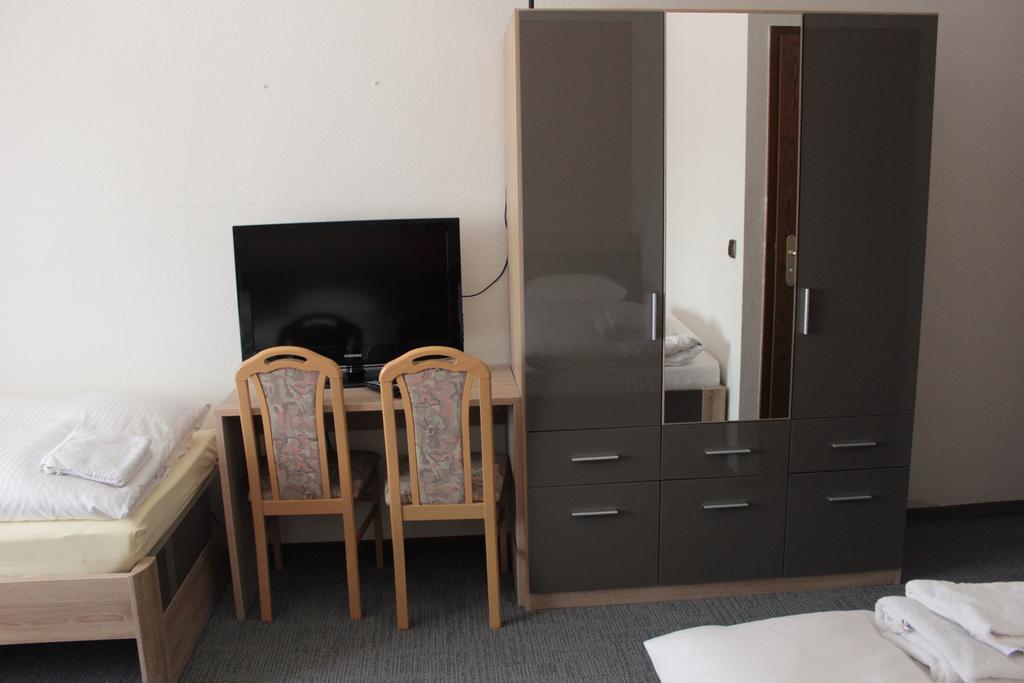 Airport-Hotel Zum Taubengrund Kelsterbach Rum bild