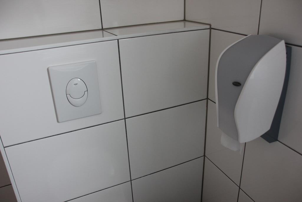 Airport-Hotel Zum Taubengrund Kelsterbach Exteriör bild