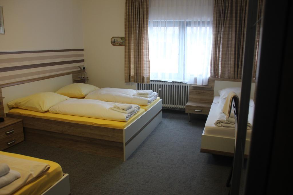Airport-Hotel Zum Taubengrund Kelsterbach Exteriör bild